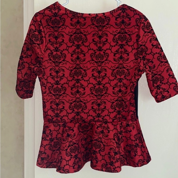 RUE 21 Red and Black Blouse with 3/4 Sleeves -Buy 2 get 3rd FREE ❗️❗️ - Picture 2 of 3